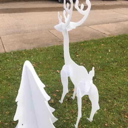 3D Christmas Reindeer and Tree Yard Decorations - Image 5
