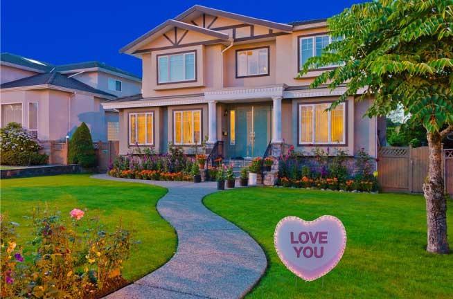 Lighted 'Love You' Candy Heart Yard Sign